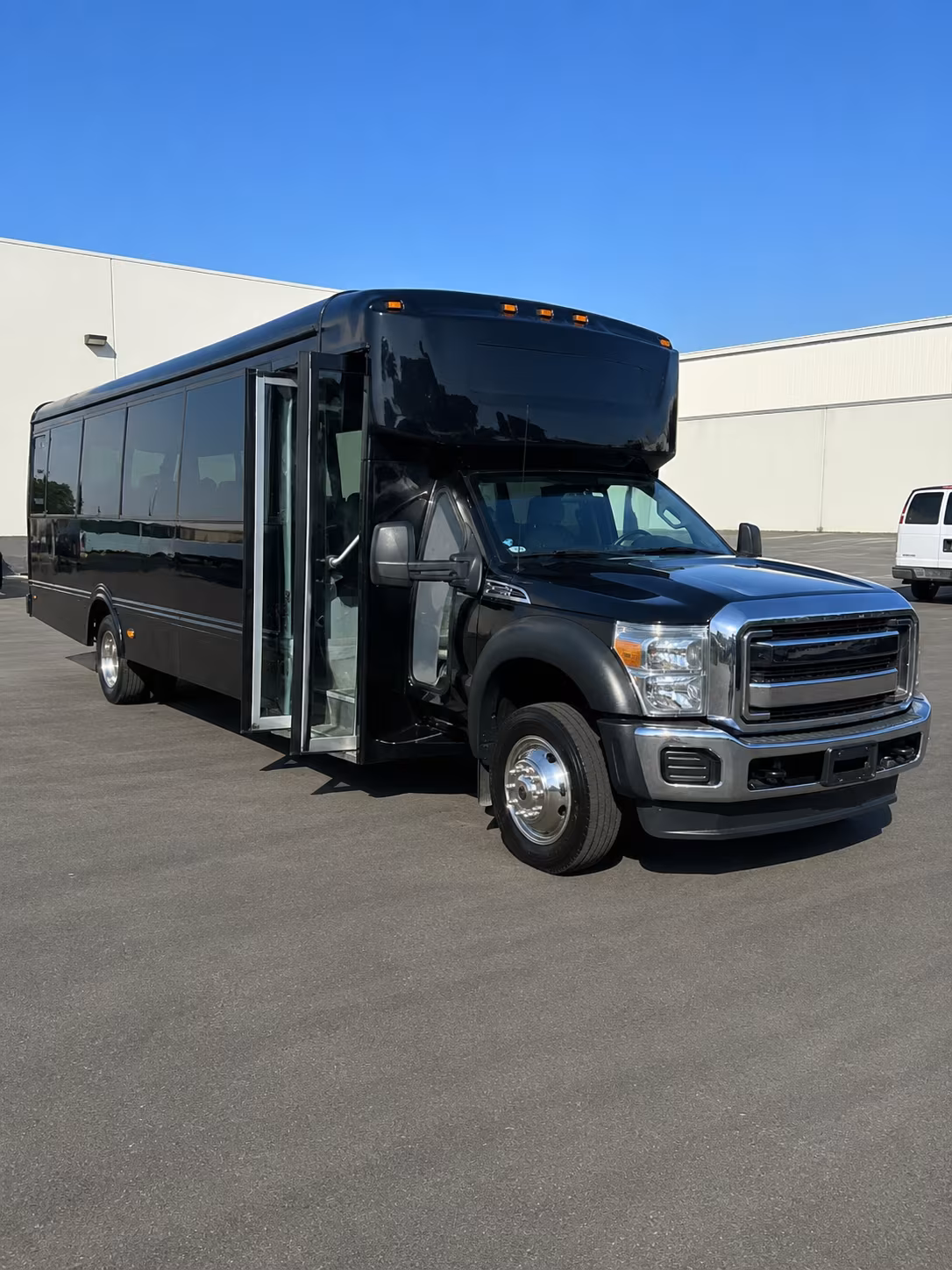 Plano Winery Tour & Pub Crawl Transportation