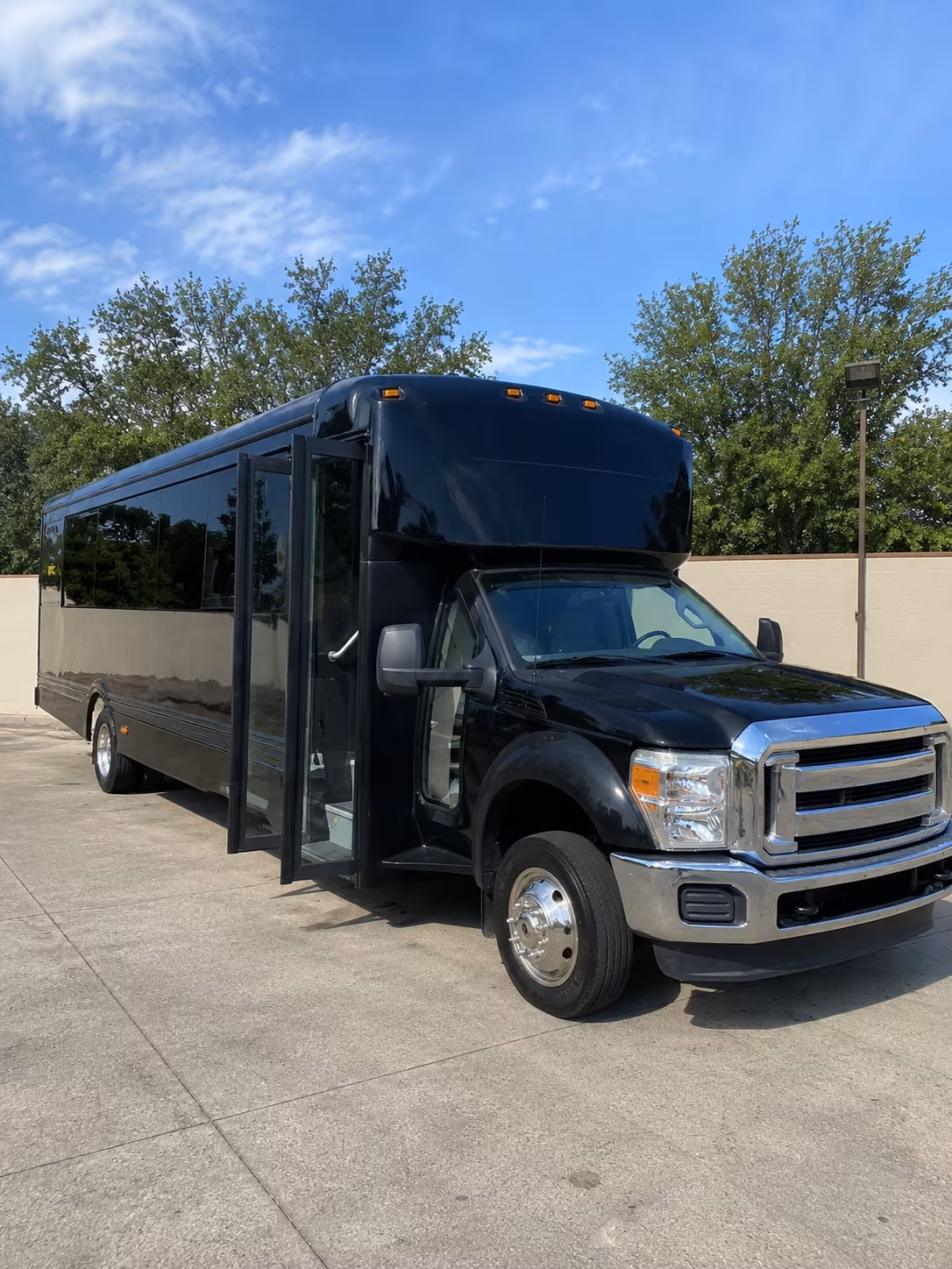Richardson Birthday, Sweet 16, & Quinceañera Transportation party bus exterior